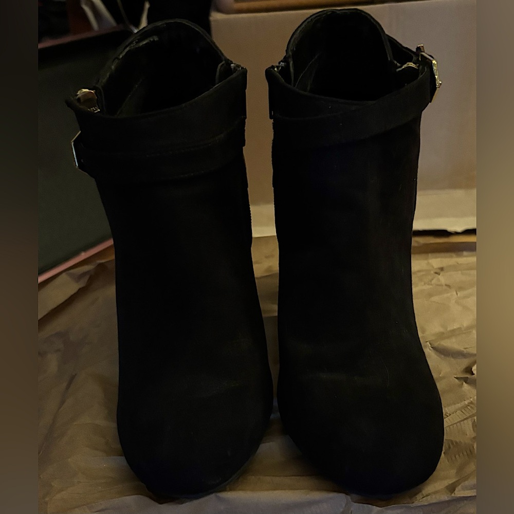 Steve Madden-Medium Heel Black Ankle Boots-Size 9.5(Fits Size 9)